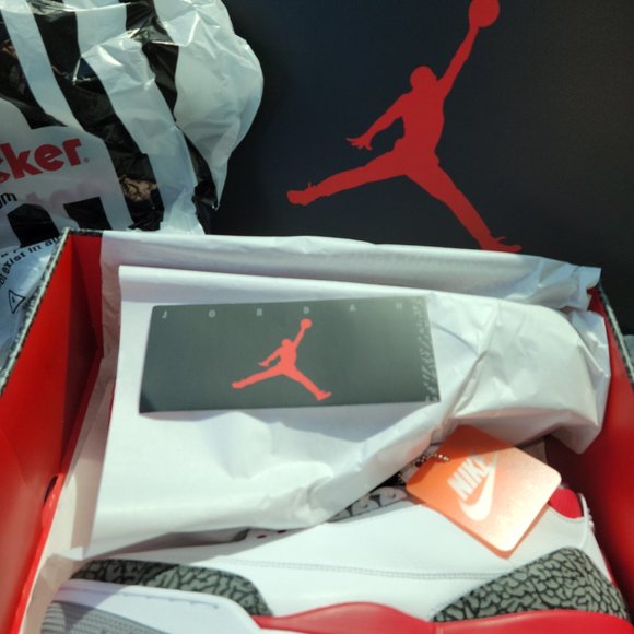 2022 Jordan Retro 3 Fire Reds Size 12 - Picture 7 of 8